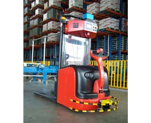 激光導(dǎo)航AGV